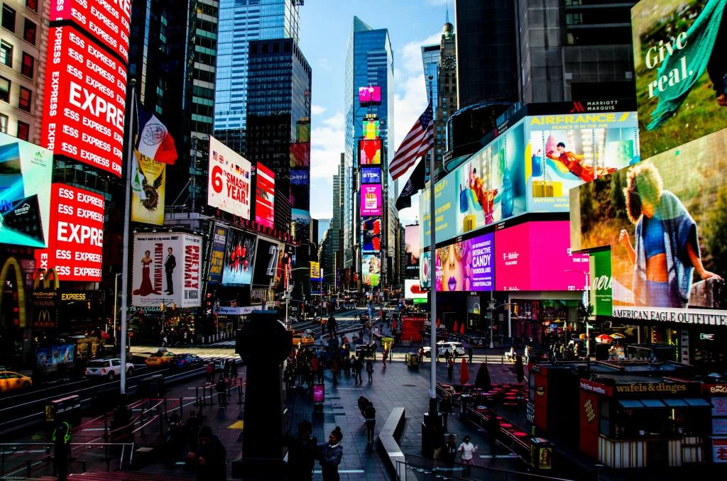 Central de Outdoor apresenta cases de sucesso da plataforma ECOSS OOH