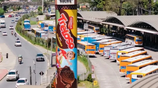 RZK transforma torre de 17 metros em embalagem gigante de Treloso